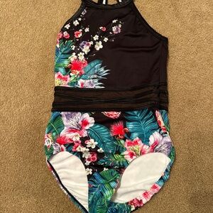 Sylvia P leo-side adult extra small